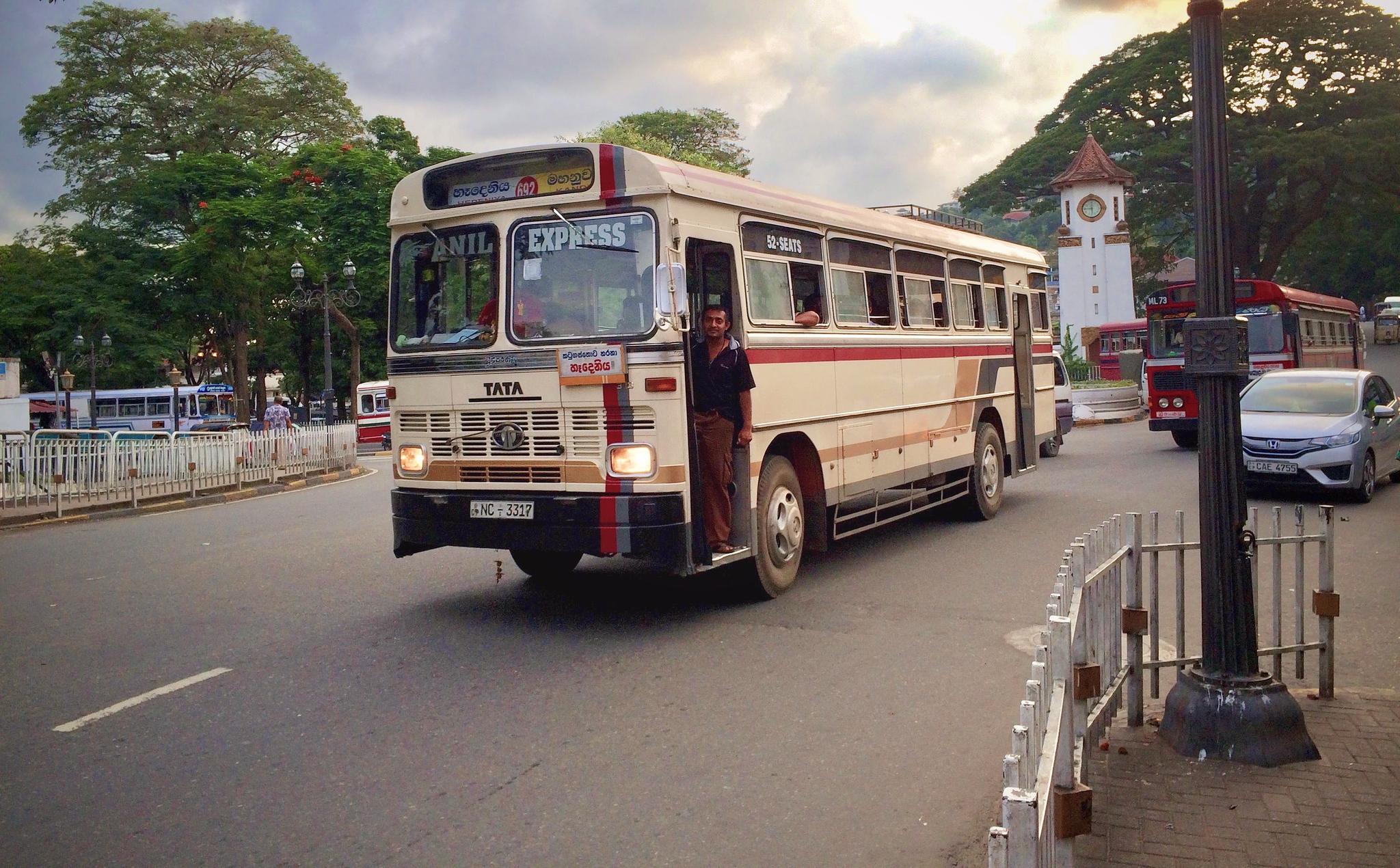 Sri Lanka | Bus